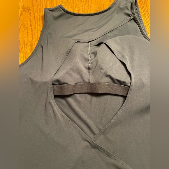 Fabletics 1X black workout top with padded bra. - Picture 7 of 7